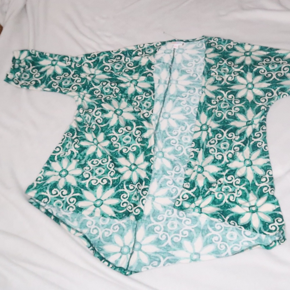 LulaRoe lindsay kimono green cream floral